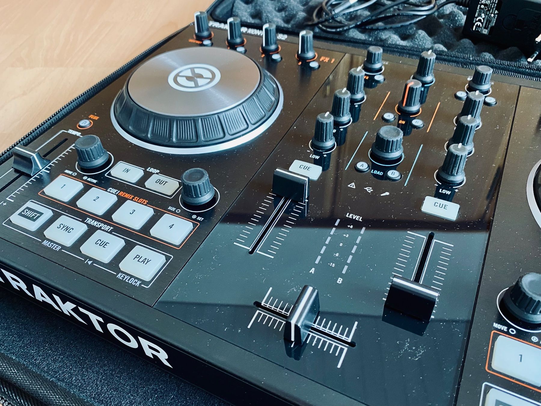 Traktor Mischpulte: Traktor Kontrol S2 MK2 DJ Controller - Top Zustand! – Gebraucht aus grenchen von djelritmo 3