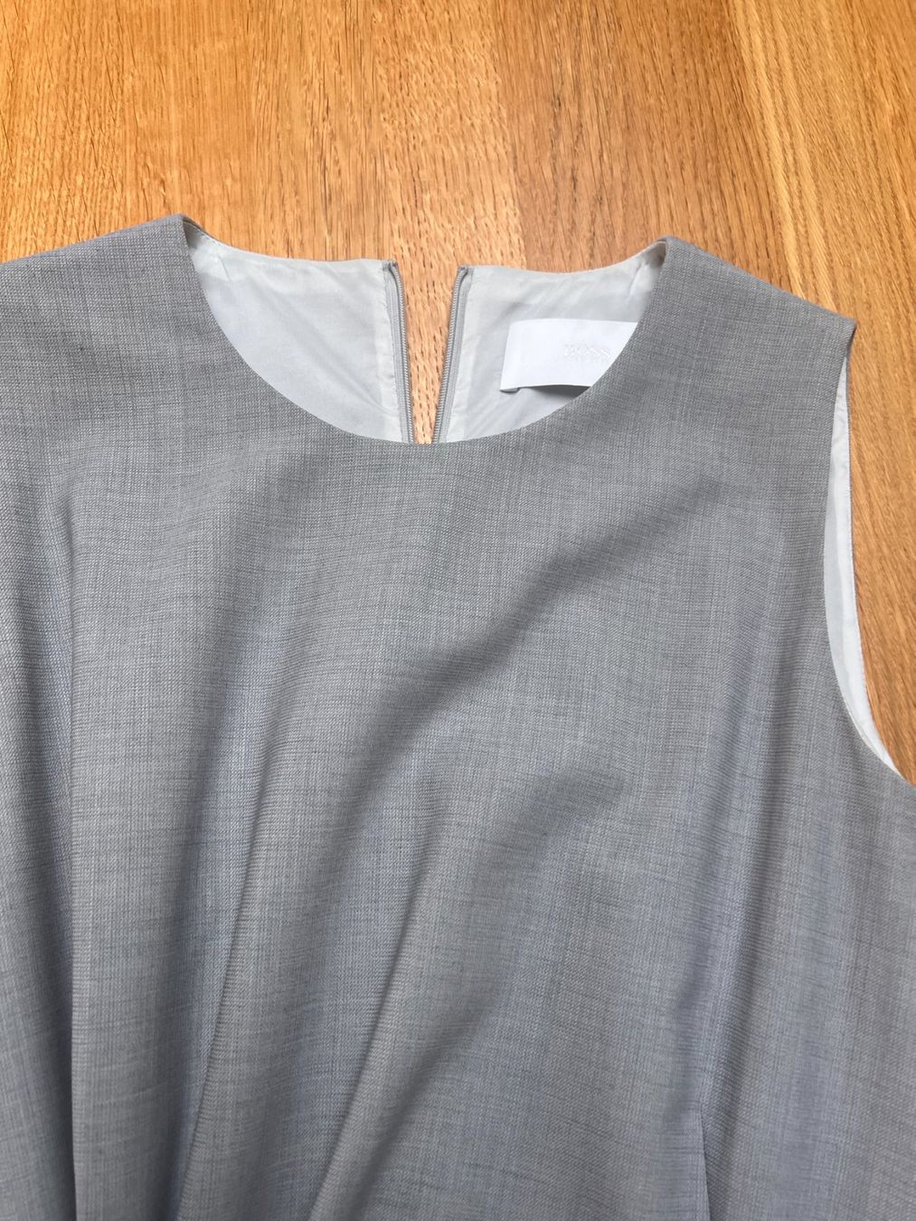 Hugo Boss Vestiti: HUGO BOSS graues Kleid, Top Zustand – Nuovo (secondo la descrizione) da Zumikon venduto da jensbehlau81 1