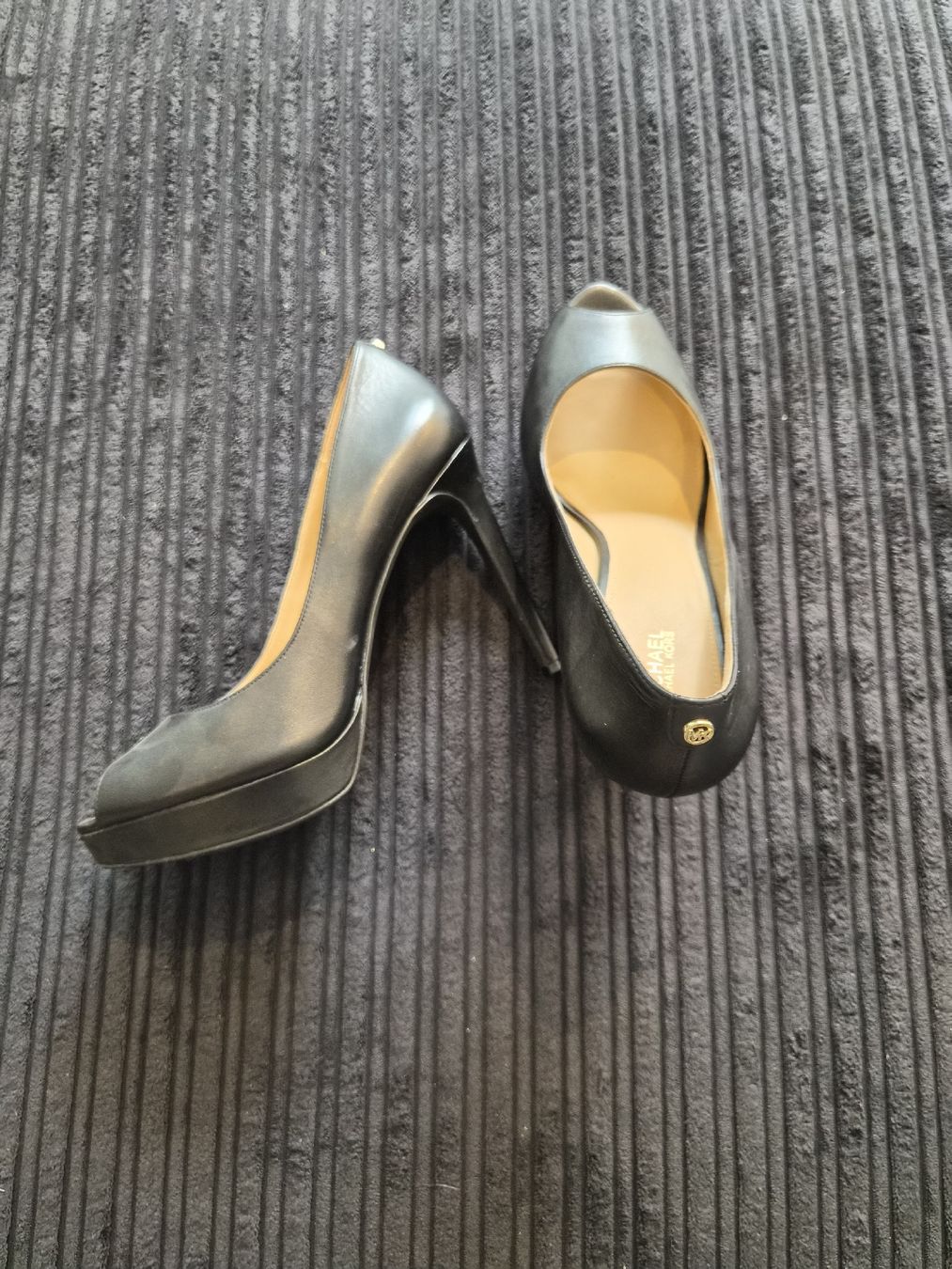 Guess Damenschuhe: Guess Pumps – Neu (gemäss Beschreibung) aus Volketswil von SecondHanderia 1
