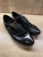 Schnürschuhe Zara Trafaluc schwarz lackiert Grösse 39
