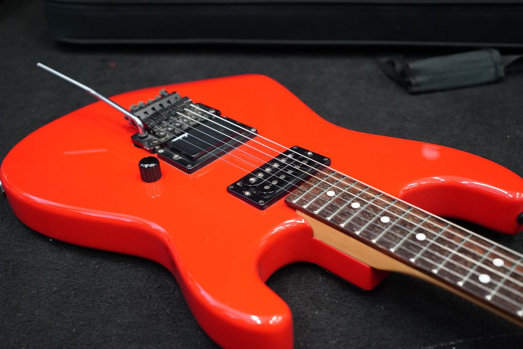 Charvel Strumenti musicali: Charvel Mod.2 E Gitarre mod. mit Case red – Usato da Ortschwaben venduto da Musictrade 3