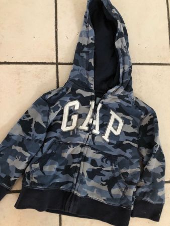 GAP Sweatshirt Kaputzenjäckli Gr.2j.