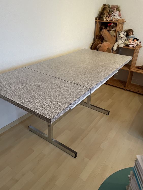 Esstisch, ausziehbar gebraucht aber bereit für den Einsatz Kaufen auf