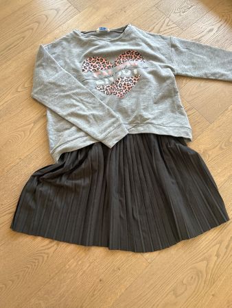 Kleid mit Pullover 157