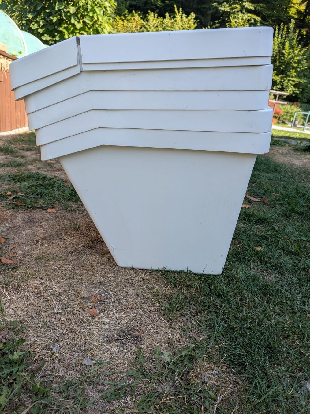 Poubelles: Abfallkiste – D'occasion à Täuffelen par Seeberg-ag.ch