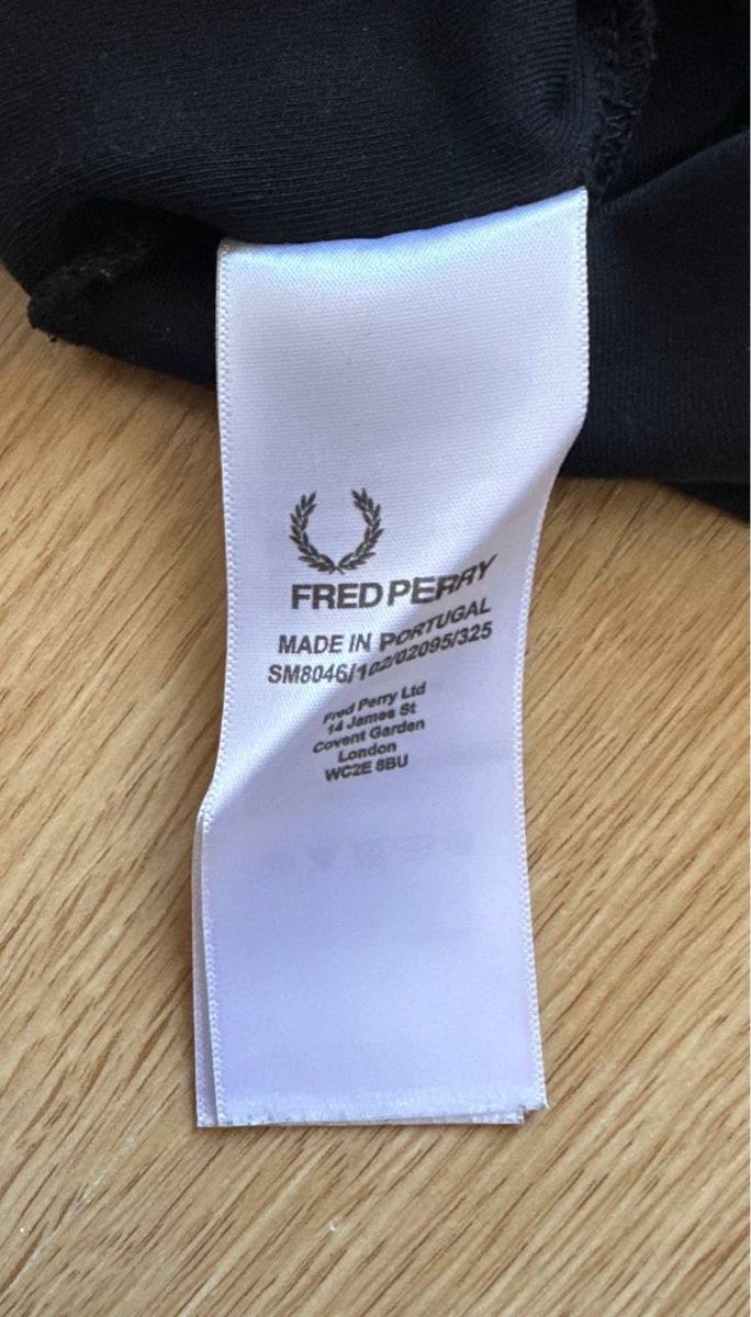Raf Simons T-Shirts: Raf Simons T-shirt  – Gebraucht aus Pfäffikon ZH von Nataliia. 4