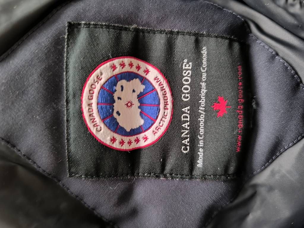 Cappotti: Canada Goose Victoria Parka Damen  – Usato da Nottwil venduto da sch_68nw 1