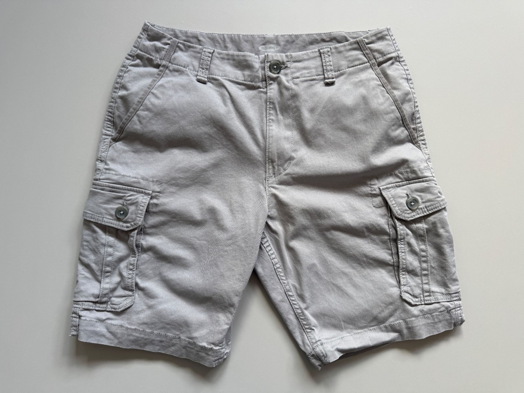 Pantaloni: Old Navy Cargo pants w32 bermuda 98% cotton 6 pockets – Usato da Neuchâtel venduto da _Easy_to_Find_