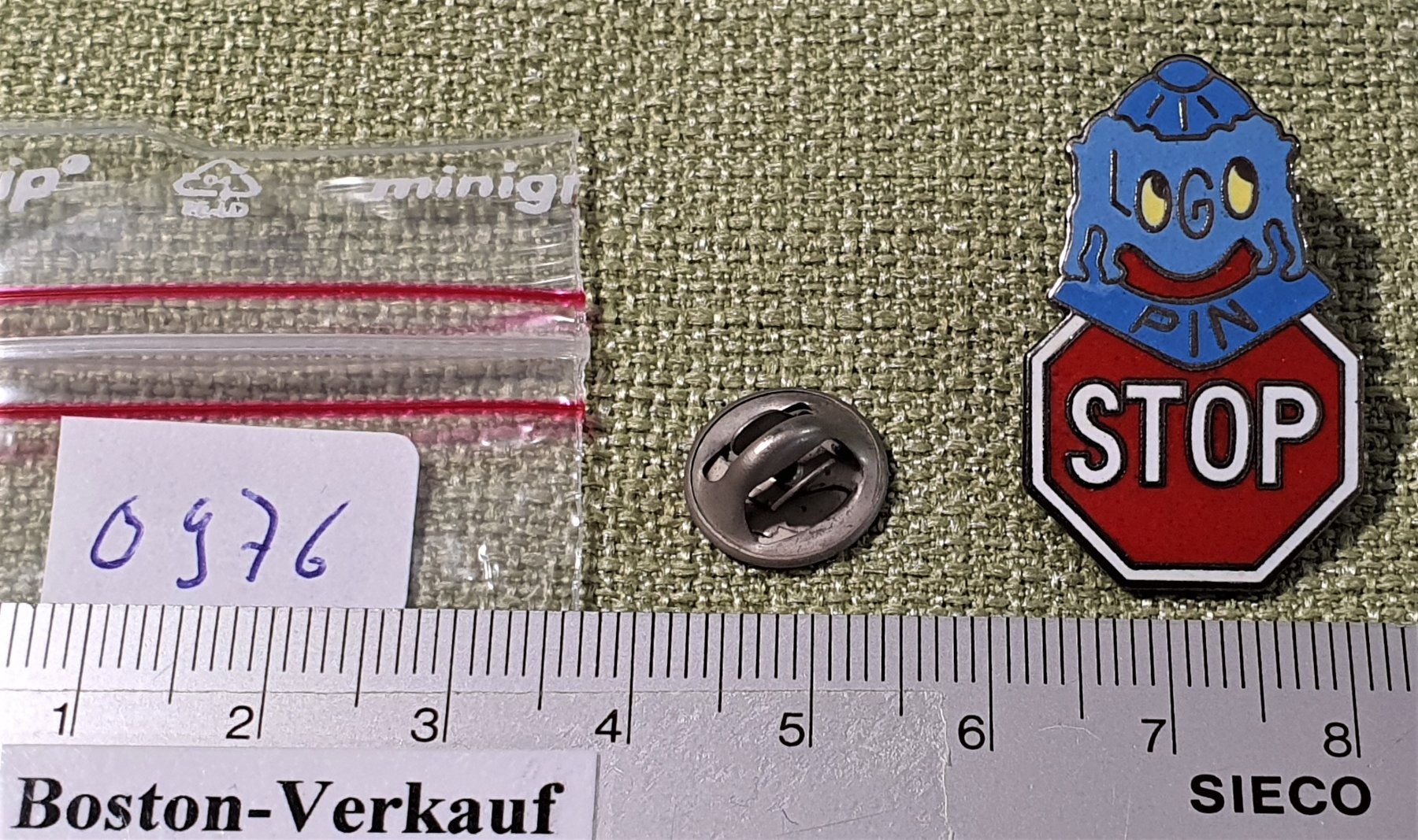 Placchette & Badge: O976 - Pin Basler Polizei Logo Pin Stop – Usato da Reinach BL venduto da Boston-Verkauf 1