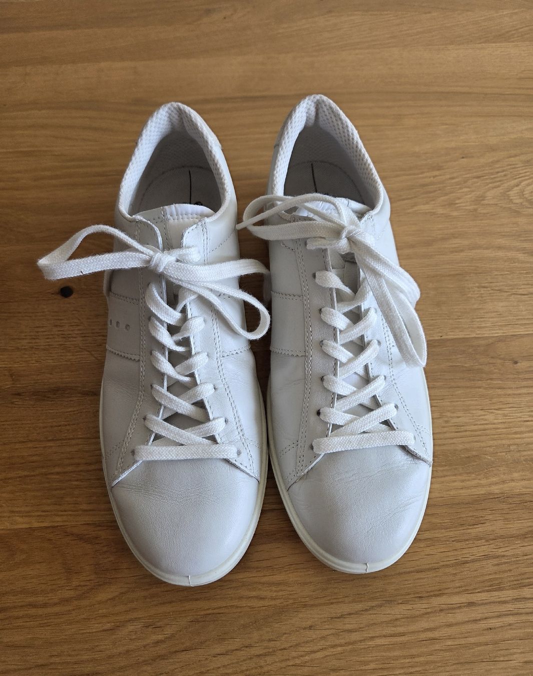 Ecco Chaussures femmes: Ecco Sneaker weiss Leder Grösse 40  – D'occasion à Lupfig par olivenbaeumli