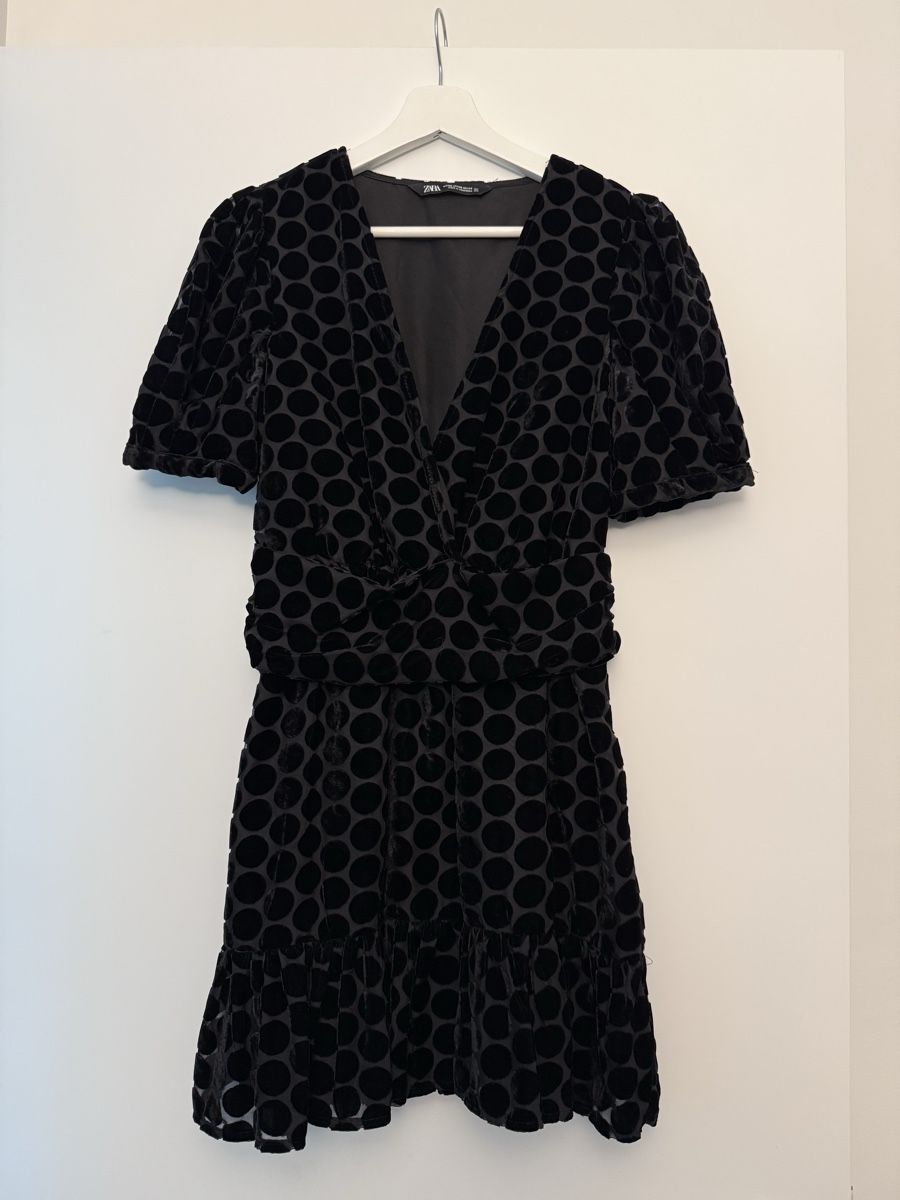 Vestiti: Elegant Black Dress – Nuovo (secondo la descrizione) da Meggen venduto da nik_5g2v 1