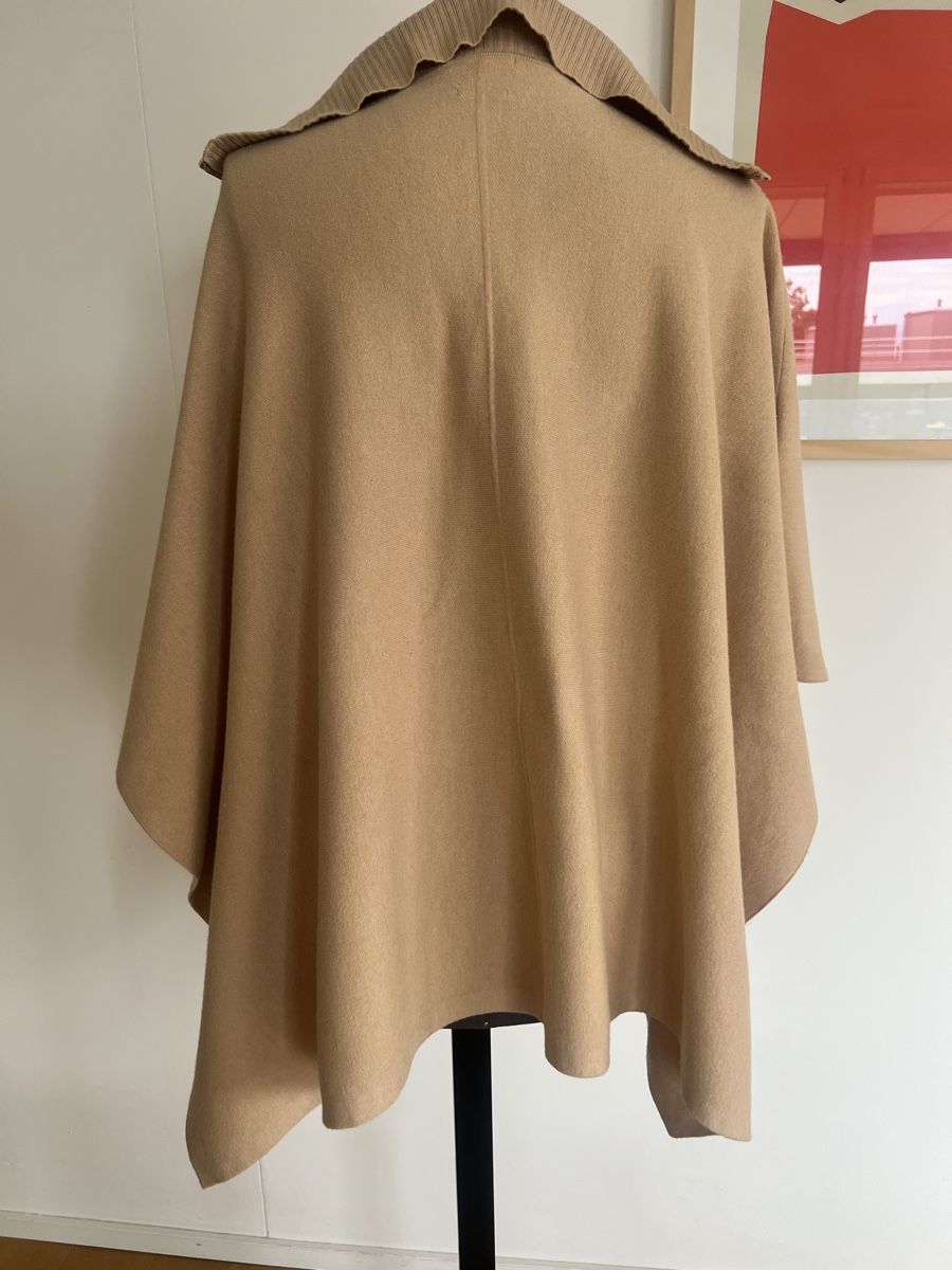 Massimo Dutti Autres vêtements femmes: Massimo Dutti Poncho  – D'occasion à Thalwil par sonrisa55 2
