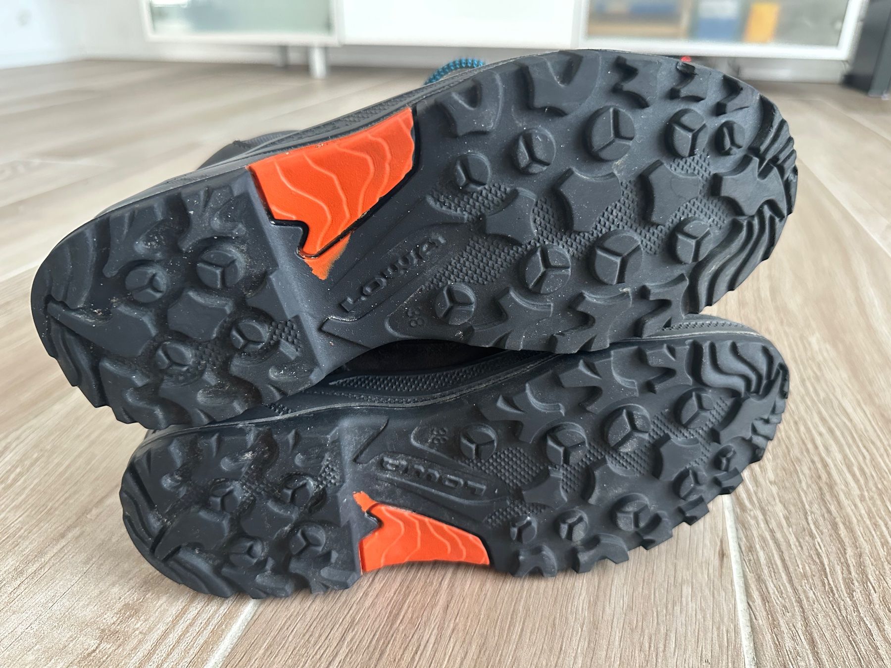 Lowa Scarpe per ragazzi: Lowa Wanderschuhe Gr. 38 mit Goretex – Usato da Rudolfstetten venduto da Joyw 2