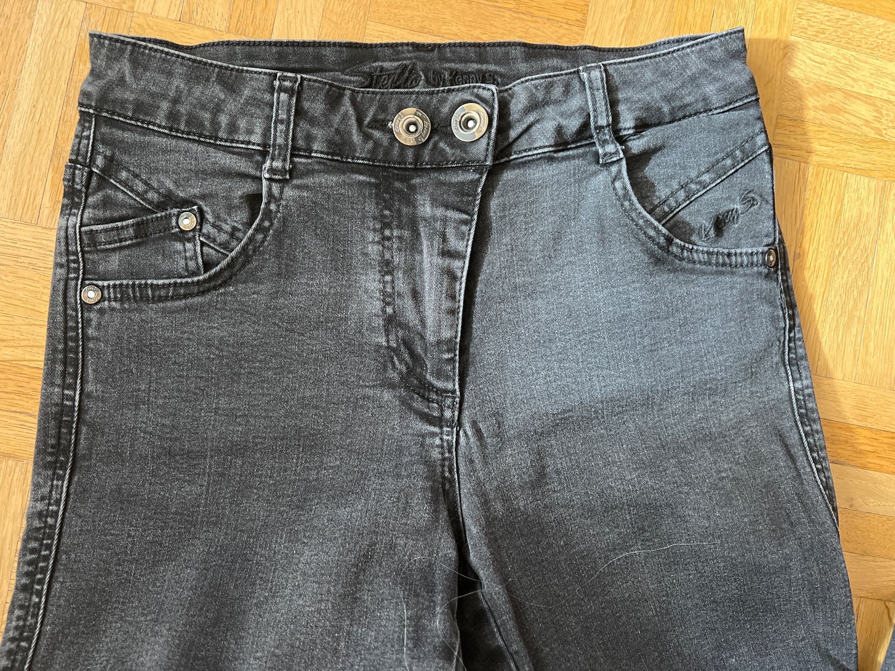Jeans: Schicke, schwarze Jeans, Grösse 36 – Usato da Nussbaumen AG venduto da Magi58 3