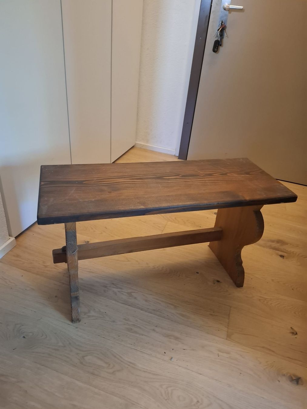 Sgabelli: kleines Holzbänkli Hocker – Usato da Oberengstringen venduto da Pepper6