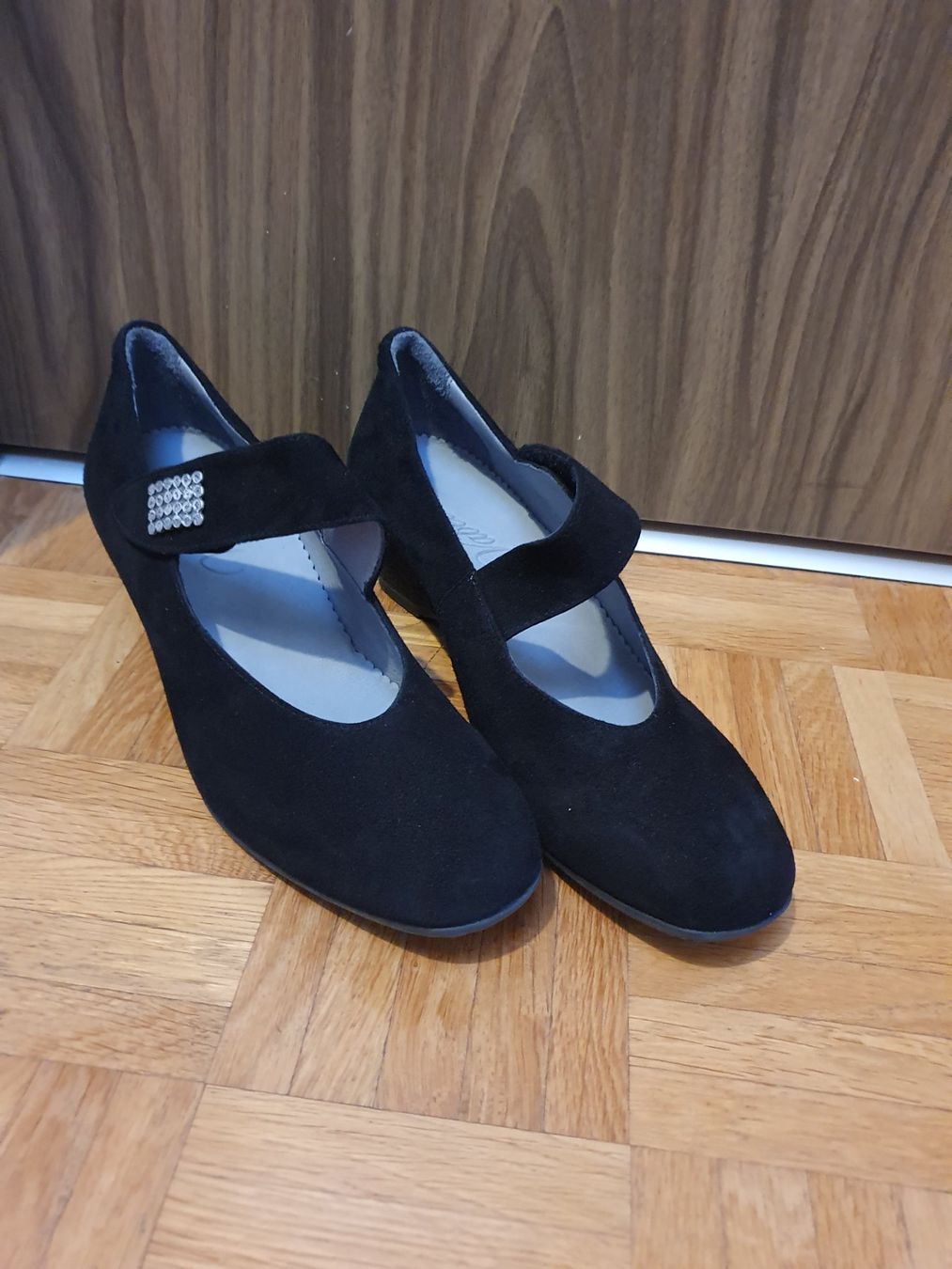 Vabeene Damenschuhe: Vabeene Wildlederschuh – Gebraucht aus Goldau von Fiesta84