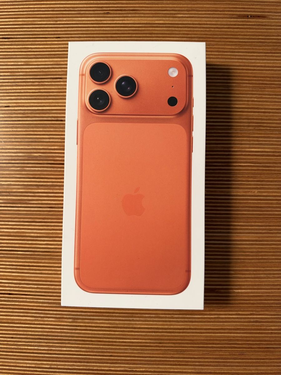Apple Telefoni cellulari / Smartphones: iPhone 17 Pro Max Cosmic Orange 256 GB – Usato da Hinwil venduto da Annikalsa 1
