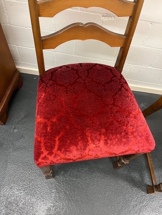 Chaises: Stühle alt – D'occasion à Galgenen par fri_cgc7 1