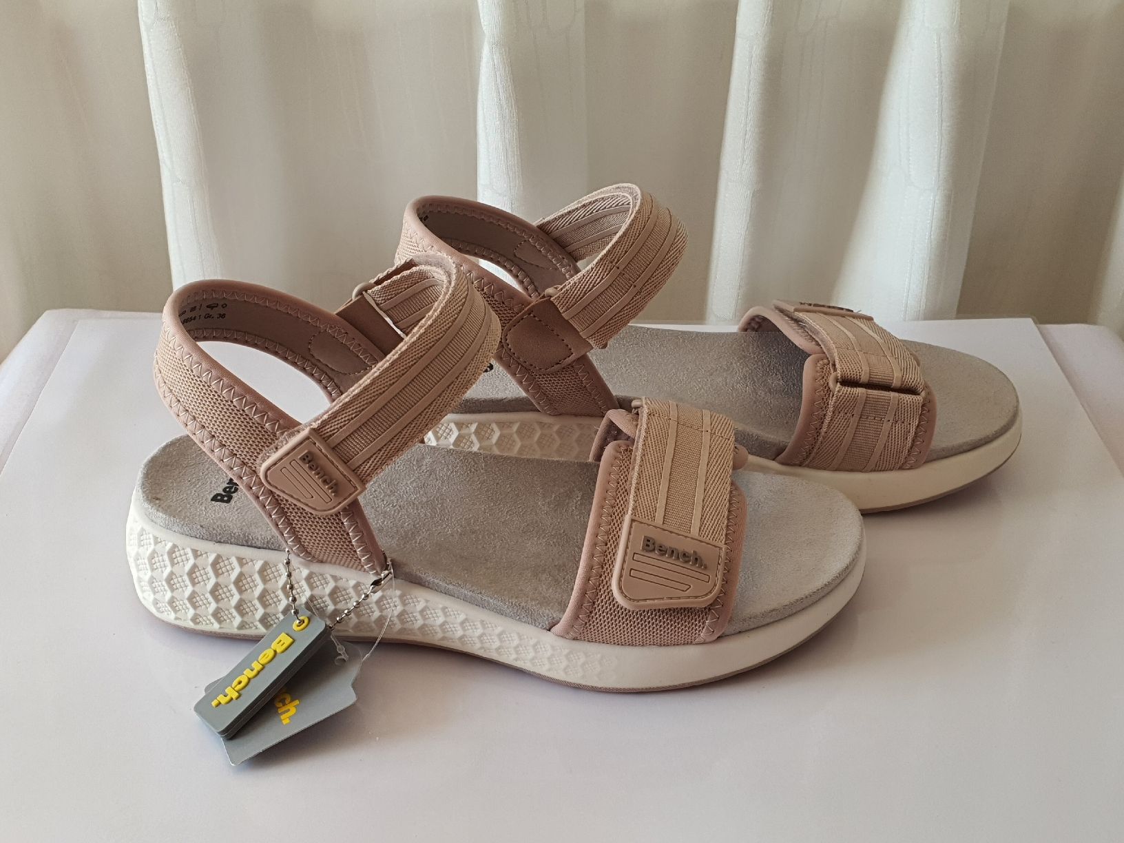 Bench Scarpe da donna: Gr. 37 - Bench. Sandale, Neu – Nuovo e nell'imballaggio originale da Nürensdorf venduto da sal_g2bz 1