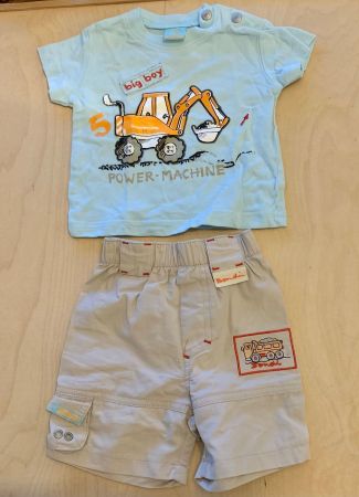 Schönes Set T-Shirt u. kurze Hose Gr. 68