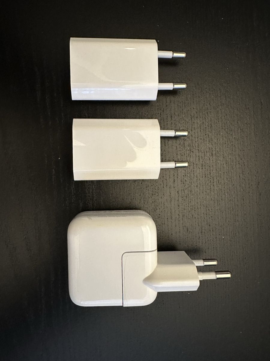 Apple Unità & Adattatore: Assorted Apple USB-A Power Adapters – Usato da Thalwil venduto da Ven.Mic 1