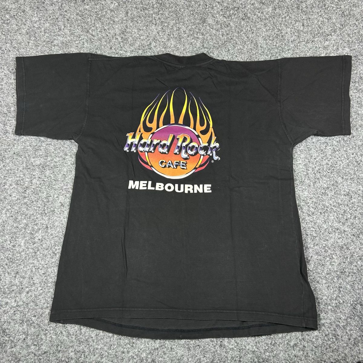 Hard Rock Cafe T-shirt: T-shirt Hard Rock Cafe Melbourne  – Usato da La Sagne NE venduto da Matlasape