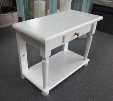Originelles Wandregal "Tisch" aus Holz, weiss