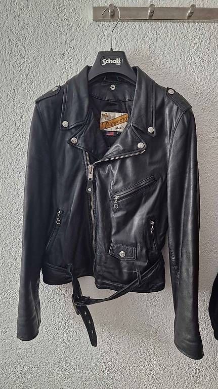 Jacken: Schott Lederjacke Damen – Gebraucht aus Elfingen von Yukuri