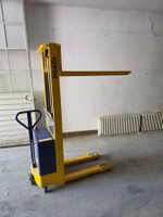 Elektro-Hand-Pratzenstapler (Gabelstapler)