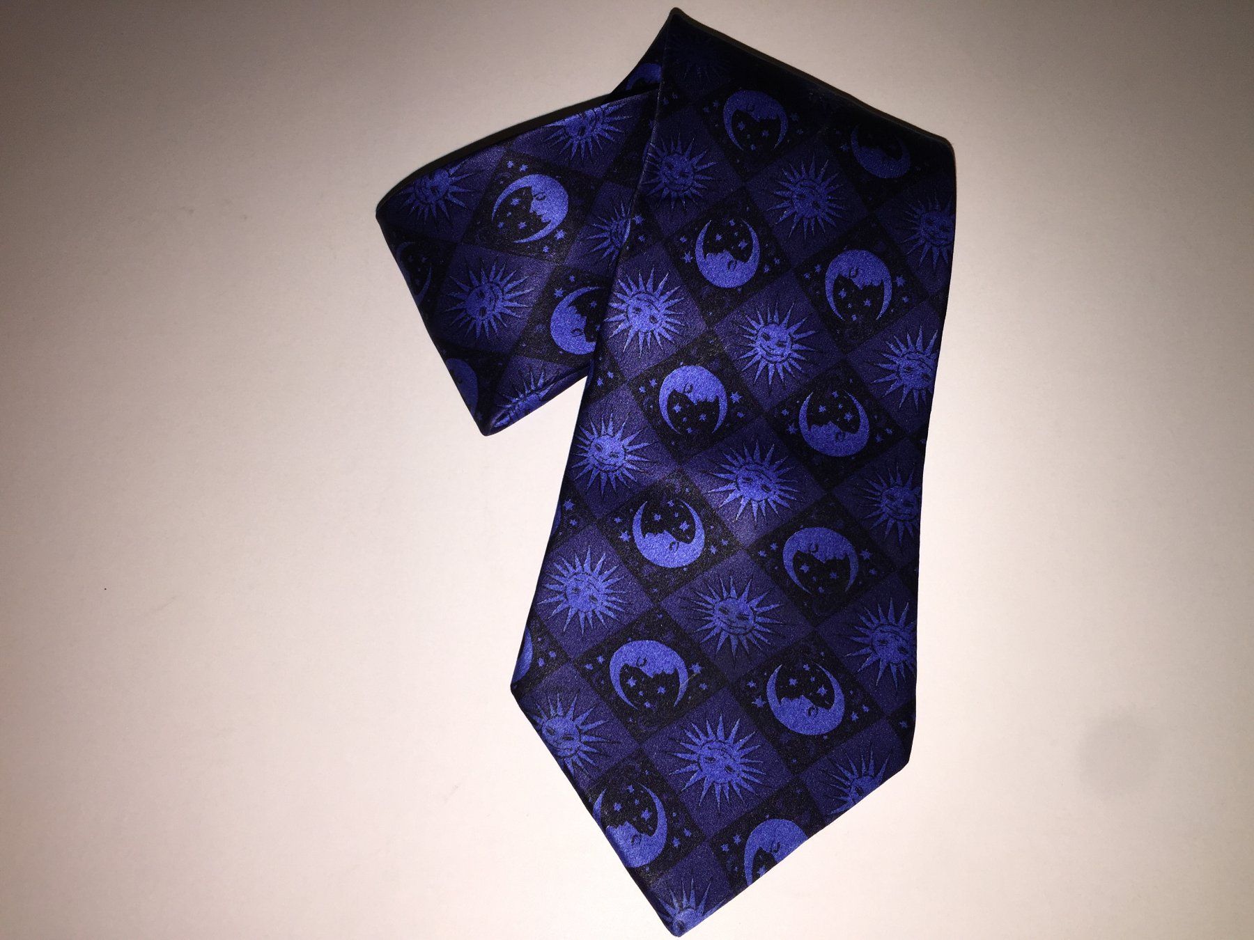 Lanvin Cravatte: LANVIN Cravate en soie / Seiden Krawatte – Usato da Cossonay-ville venduto da Super-Price-Quality 6