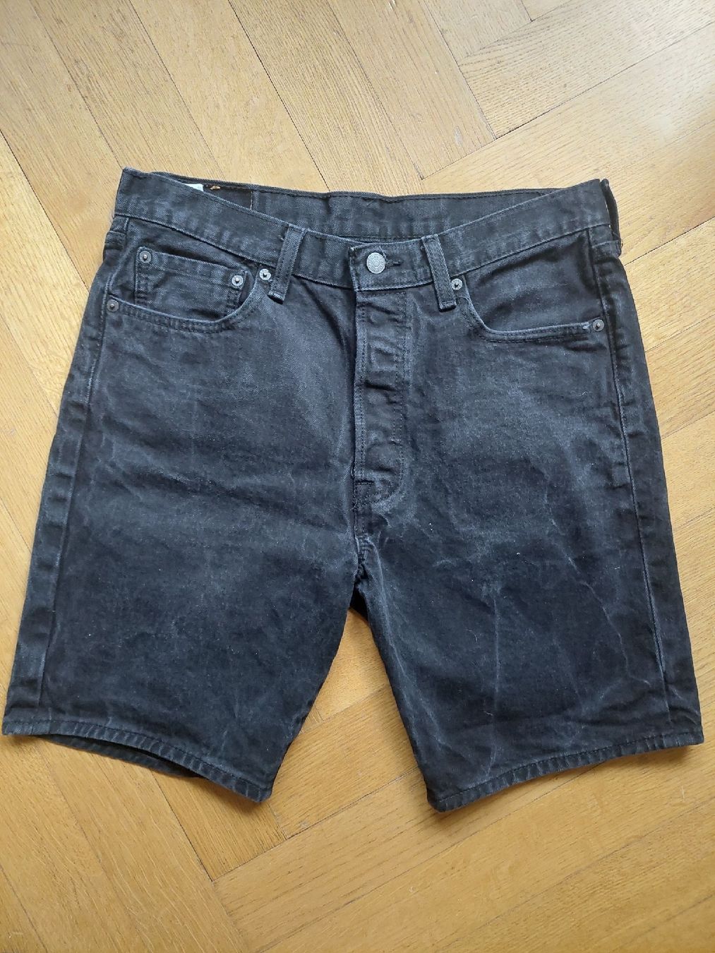 Levi's Pantaloni: Levi's Denim Shorts Grösse 33,  – Usato da Basel venduto da Fennek1