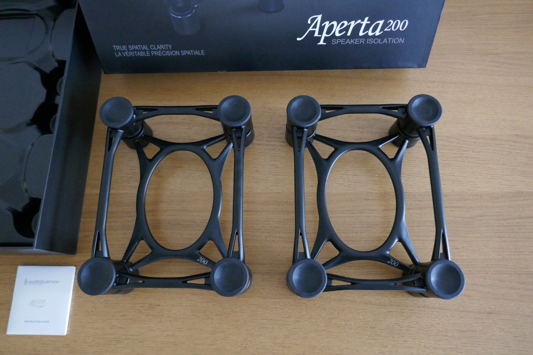 Supporti a parete: Isoacoustics Aperta 200 – Usato da Lutry venduto da Aghoithae 1