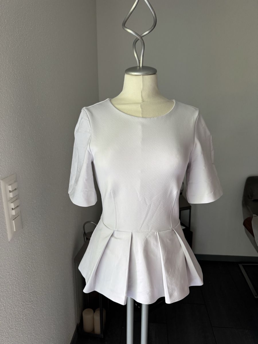 Top: Damen Oberteil Weiss Grösse 36  – Nuovo (secondo la descrizione) da Olten venduto da bir_k96n
