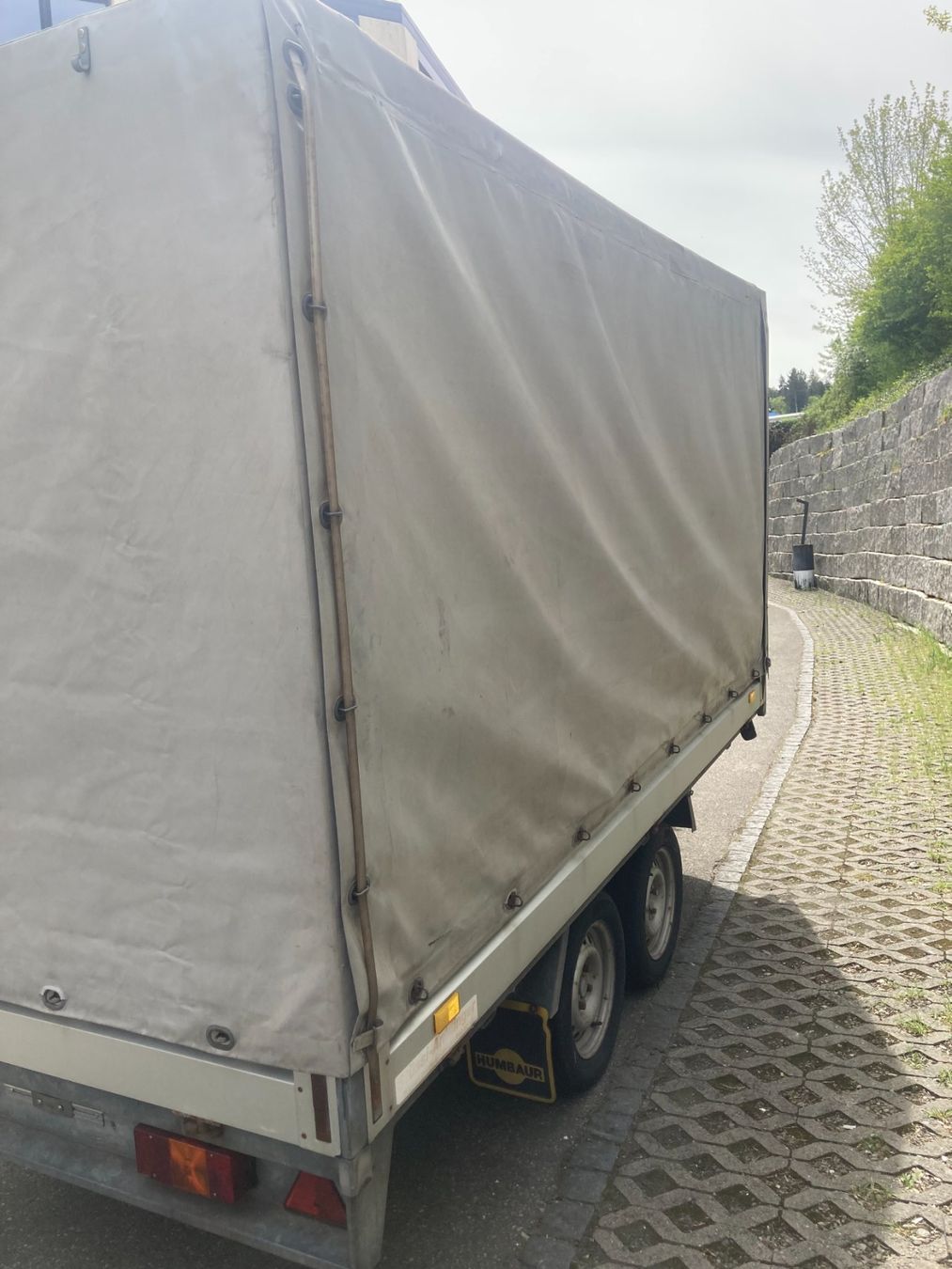 Humbaur Rimorchi: Humbaur HT 2000 Hochlader mit Blachenaufbau – Usato da Oberhasli venduto da hika8156 1