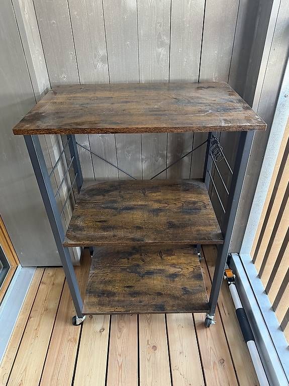 Carrelli di servizio: Vintage Küchen Trolley – Usato da Löhningen venduto da lar_m8zk