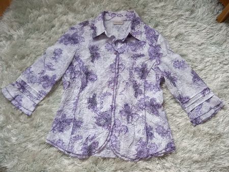 Sommer Bluse, Gr. 42, lila Blumenmuster, Top Zustand