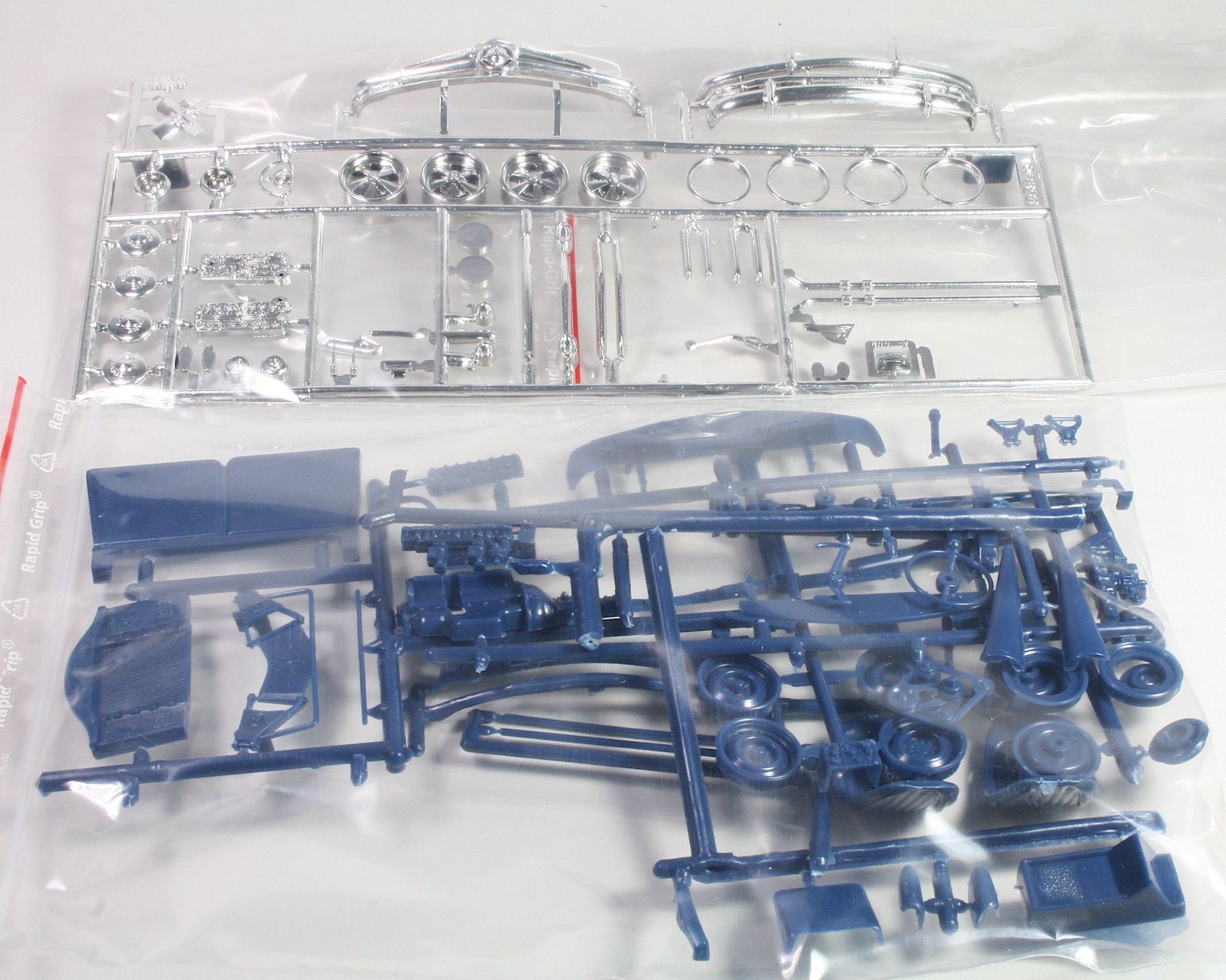 AMT/ERTL Modellini d'auto: AMT 1949 Ford Convertible, 1:25 – Usato da Elsau venduto da Peekay8 2