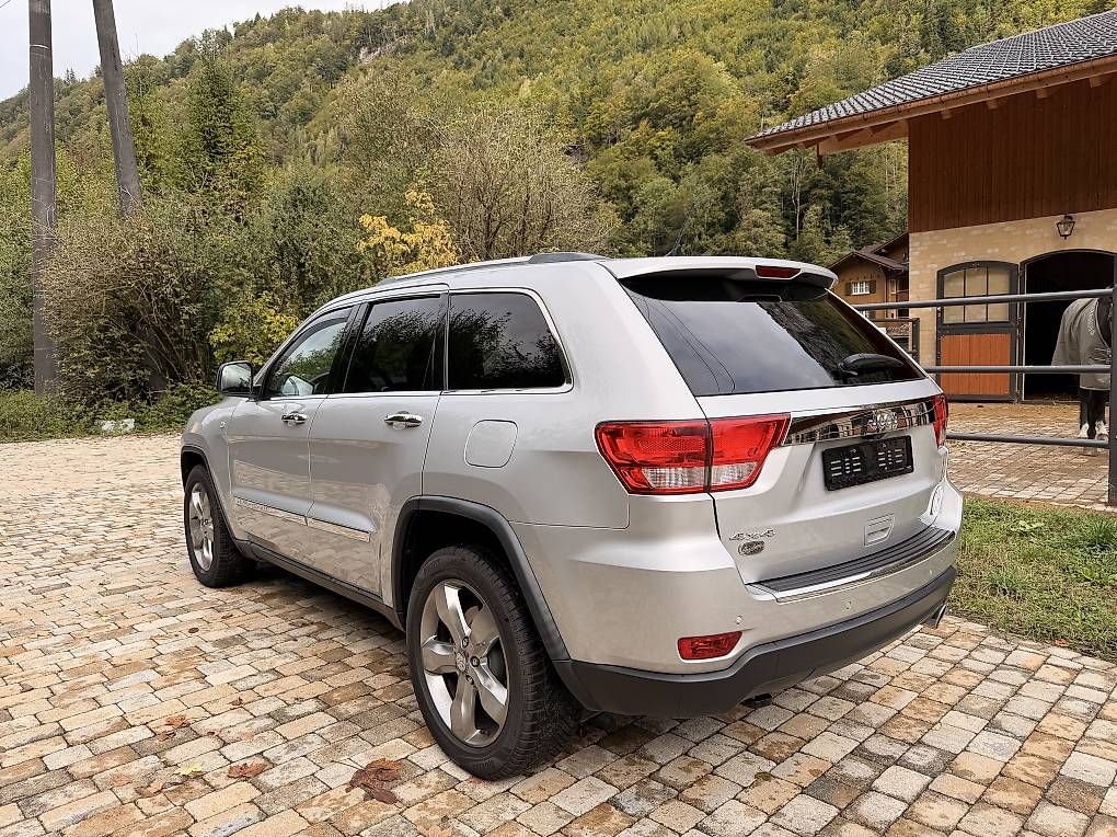 Autos: Jeep Grand Cherooke  – D'occasion à Brunnen par medo1994 1