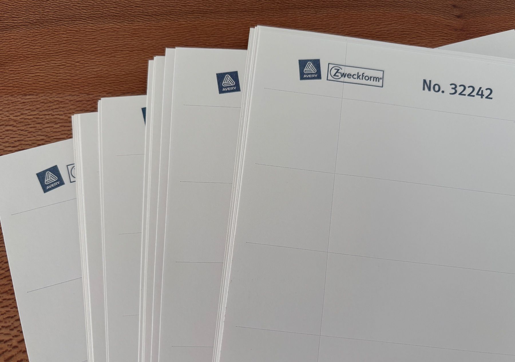 Avery Zweckform Carta: 30 Blatt AVERY Zweckform Ordner Einsteckschilder schmal – Nuovo (secondo la descrizione) da Bottmingen venduto da marktplatz-moebel 2