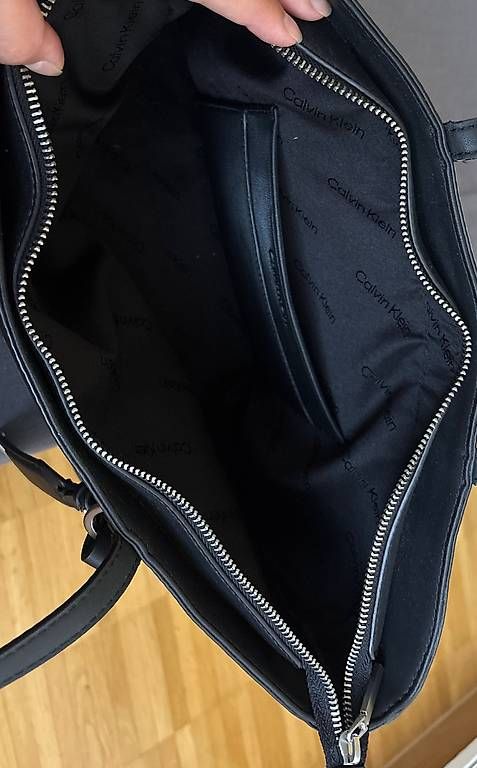 Borse da donna: Calvin Klein Handtasche Shopper schwarz – Usato da Männedorf venduto da far_h999 3