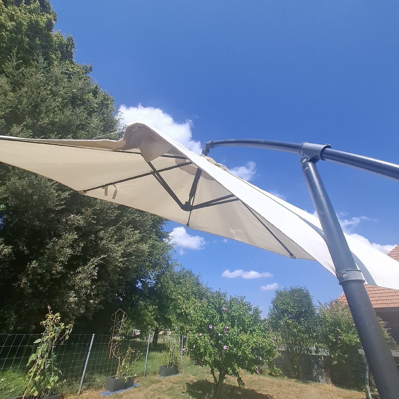 Sonnenschirme: Sonnenschirm Hängeschirm Aluminium Beige – Gebraucht aus Kyburg-Buchegg von Maria.G 2