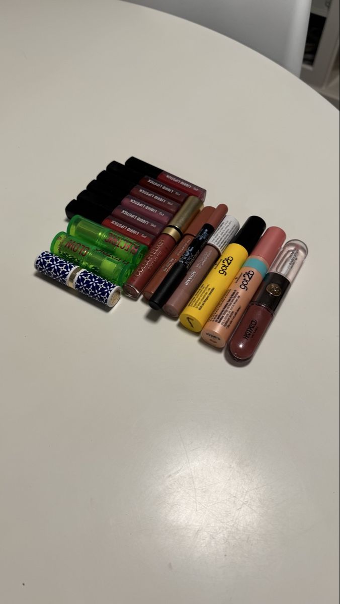 Make-up: Lipstick & Lip Gloss Bundle – Gebraucht aus Knonau von yuz_px92 2