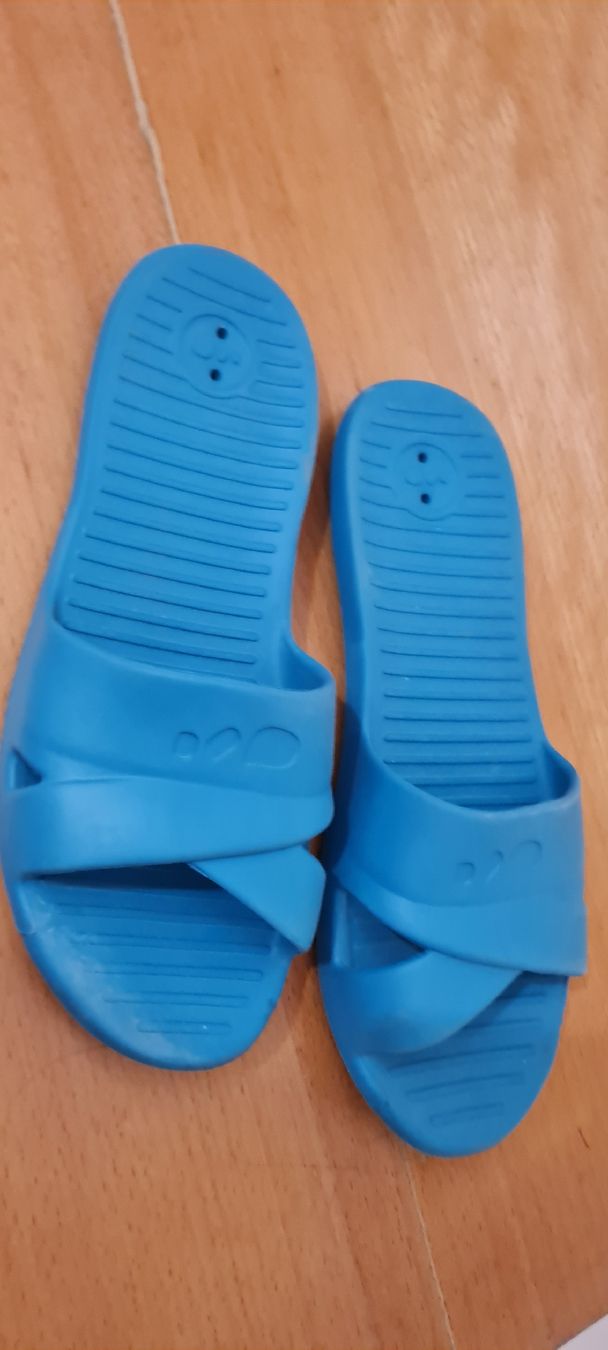 Decathlon Damenschuhe: claquettes de piscine t.39 decathlon – Neu (gemäss Beschreibung) aus Epagny von Mjcee