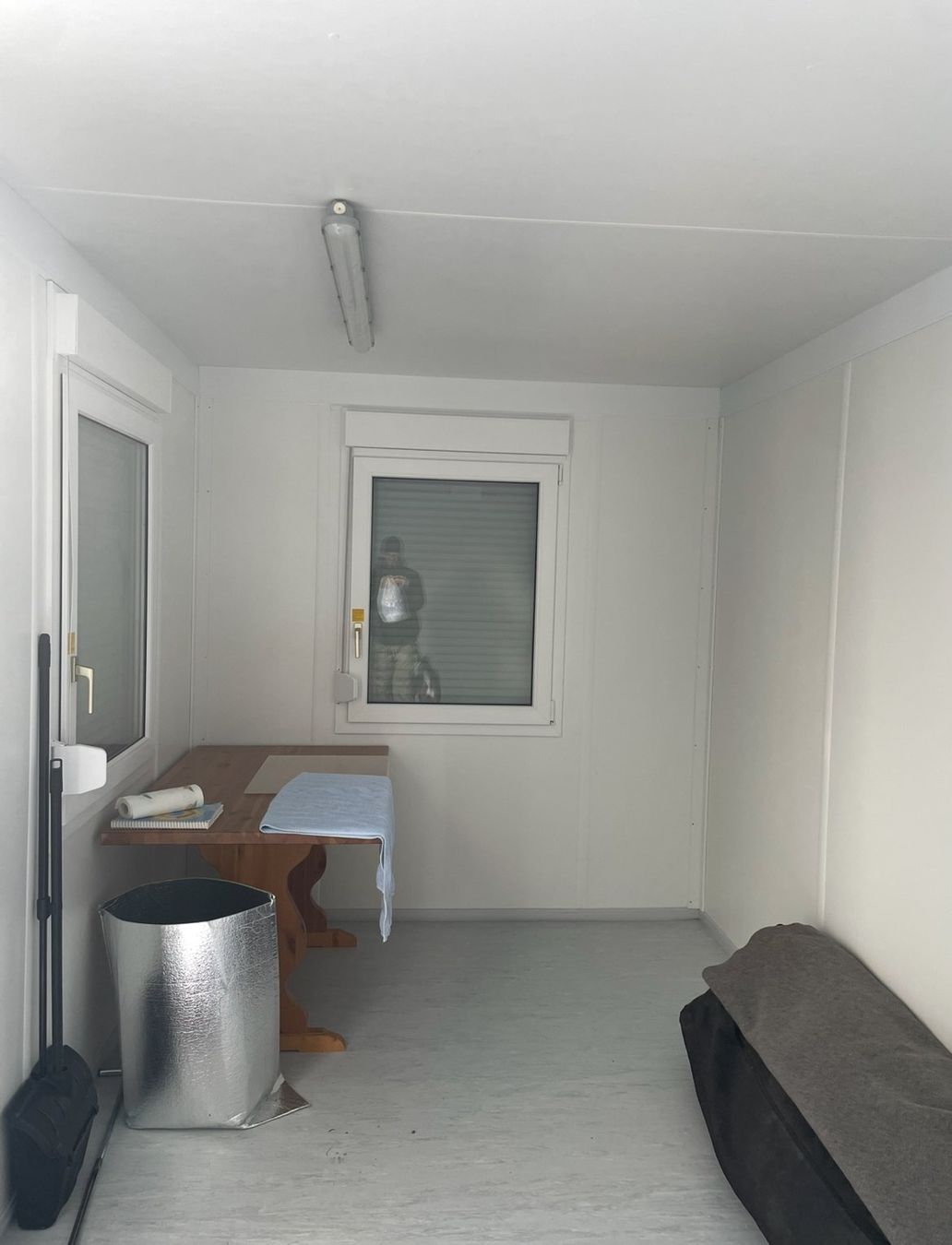 Contenitori edile: Bürocontainer isoliert mit Radiator und Stromanschlüssen – Nuovo (secondo la descrizione) da Flims Dorf venduto da inf_dj8q 8