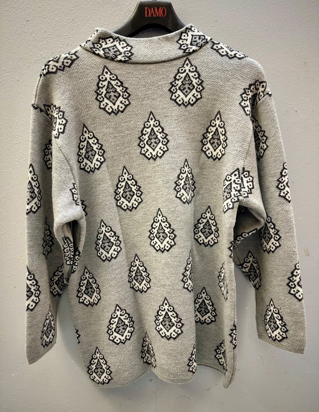Pullover & Sweatshirts: PULLOVER #124 AB 1.- !!! – Gebraucht aus Zürich von NIKI777 2