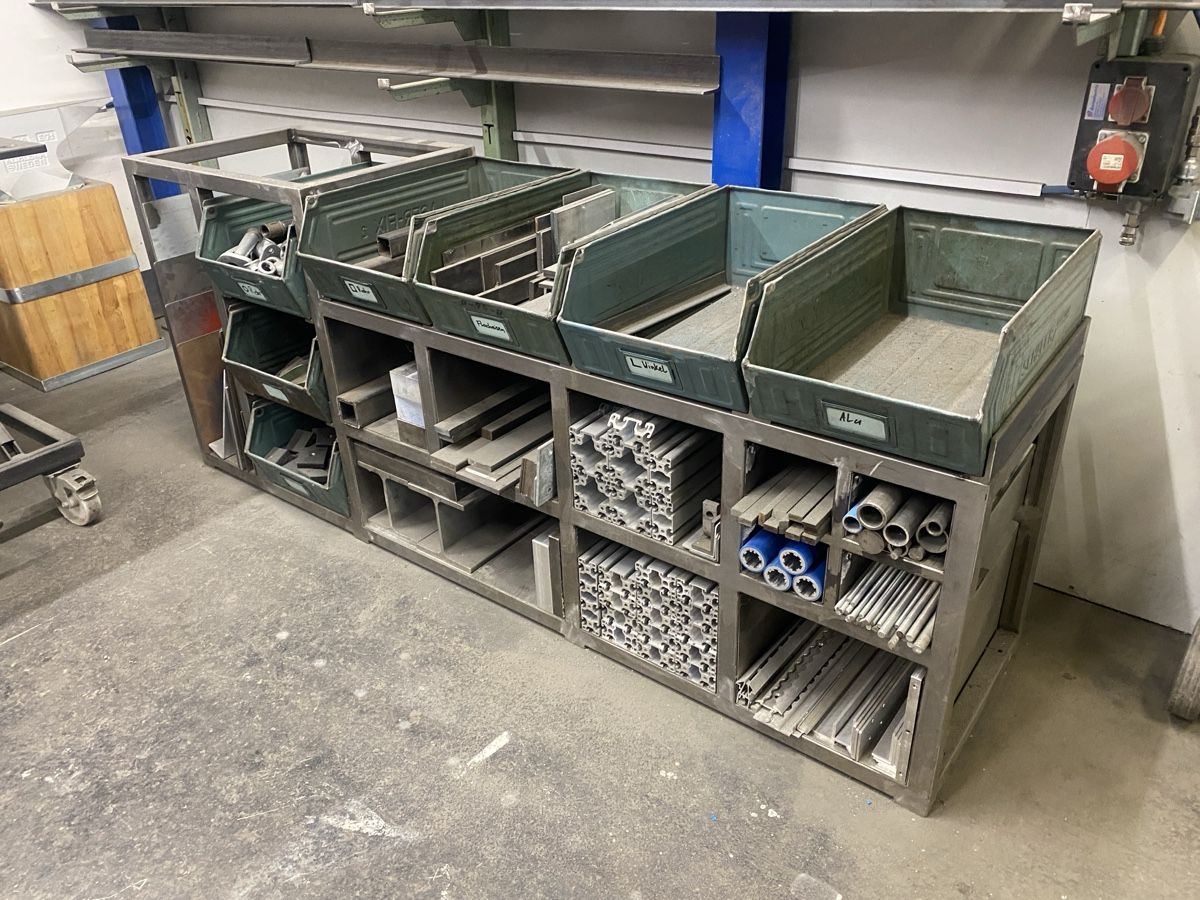 Scaffali: Massives Materialgestell ab 1.- – Usato da Wabern venduto da HK-Design