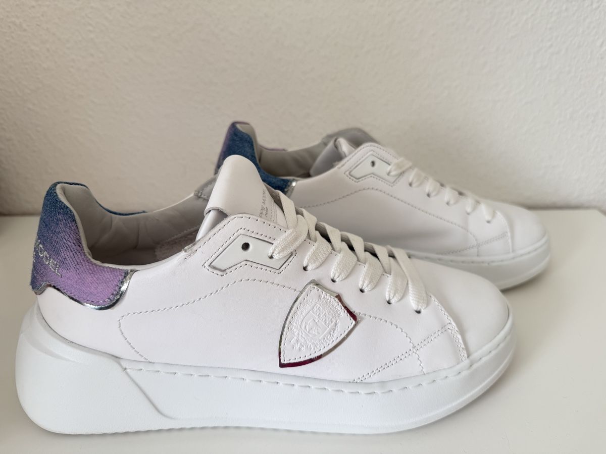 Scarpe da uomo: Philippe Model White Leather Trainers - Size 38 Great! – Usato da Zollikerberg venduto da MK-13