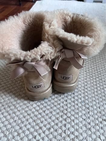 Ugg Damenschuhe: UGG Boots mini Bow Gr.38 – Gebraucht aus Auslikon von Jsa0 6