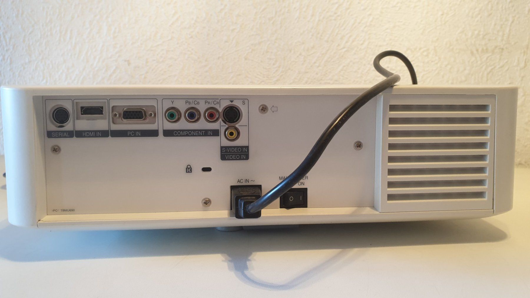 Panasonic Proiettori: Panasonic PT-AX100E Beamer – Usato da Luzern venduto da val_9ngc 2
