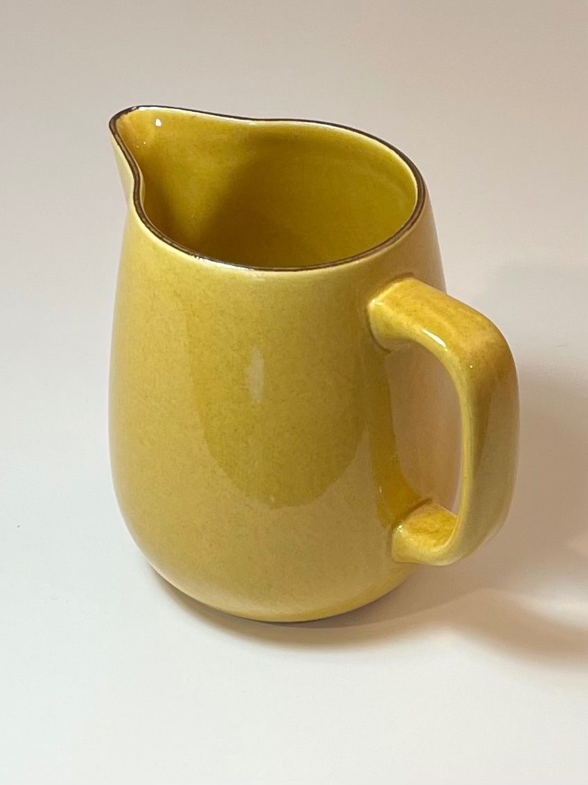 Rössler Karaffen: 1L - Rössler - Krug senfgelb / Pot moutarde – Gebraucht aus Bern von Vin-tage
